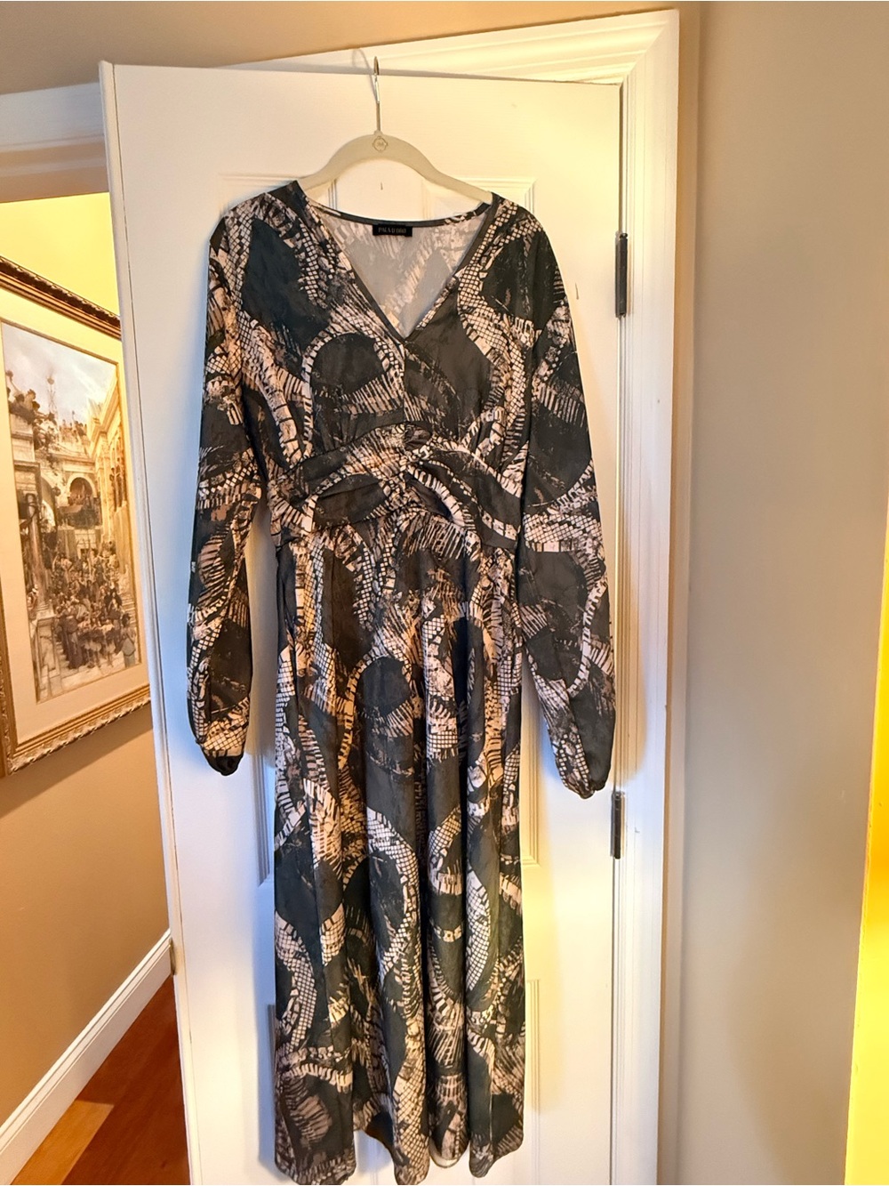 Paula D’oro Long Sleeve Abstract Print Midi Dress - Black & Cream